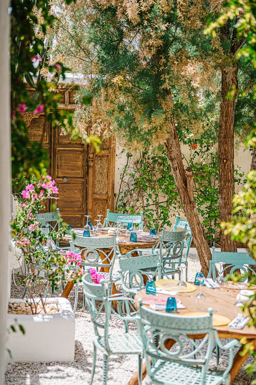 Entrée grandiose de Casa Lalla Takerkoust, une oasis de premier plan de style Mykonos près de Marrakech