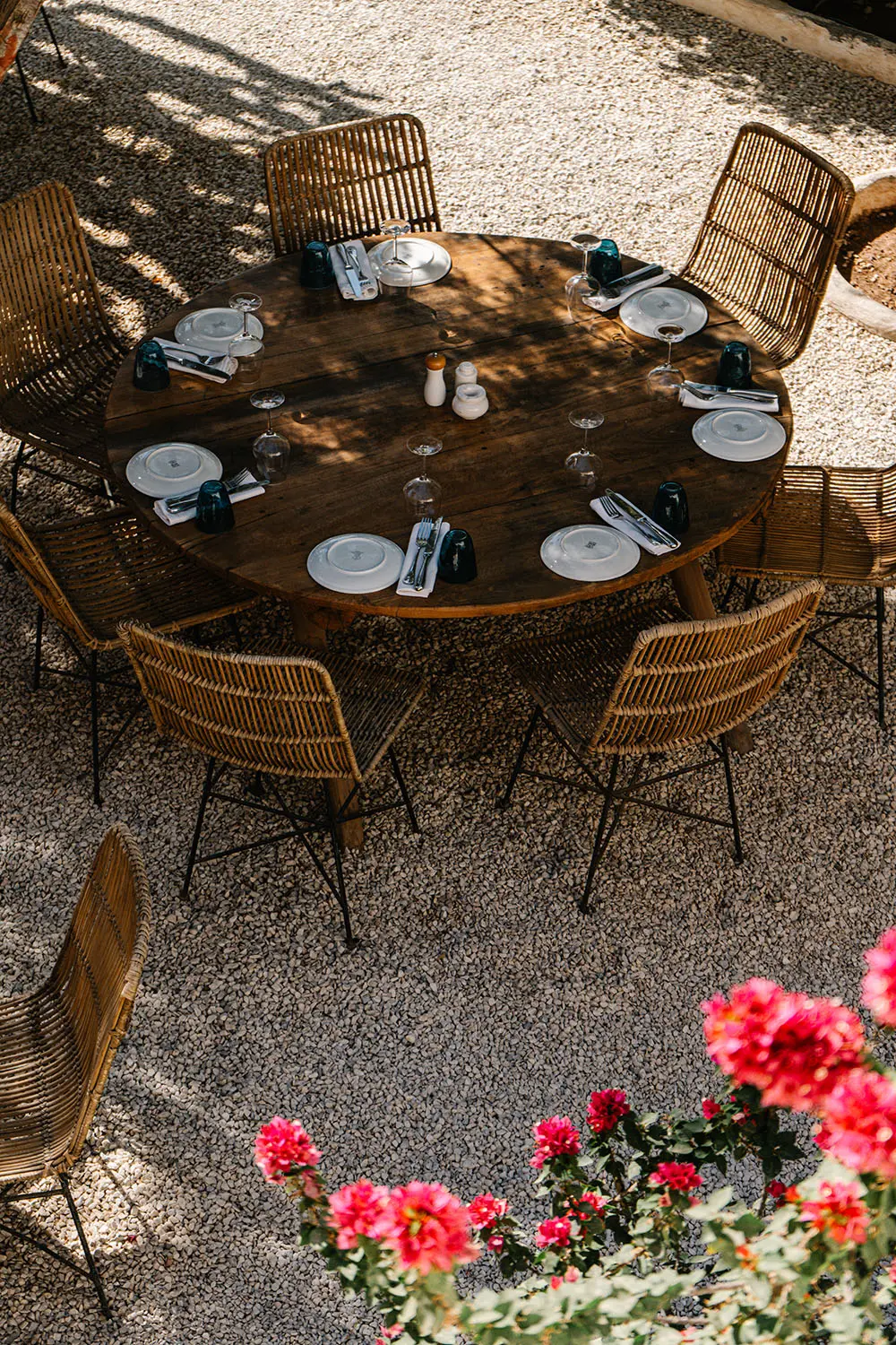 Golden hour in the agafay desert, perfect for a luxury sunset dinner near Marrakech