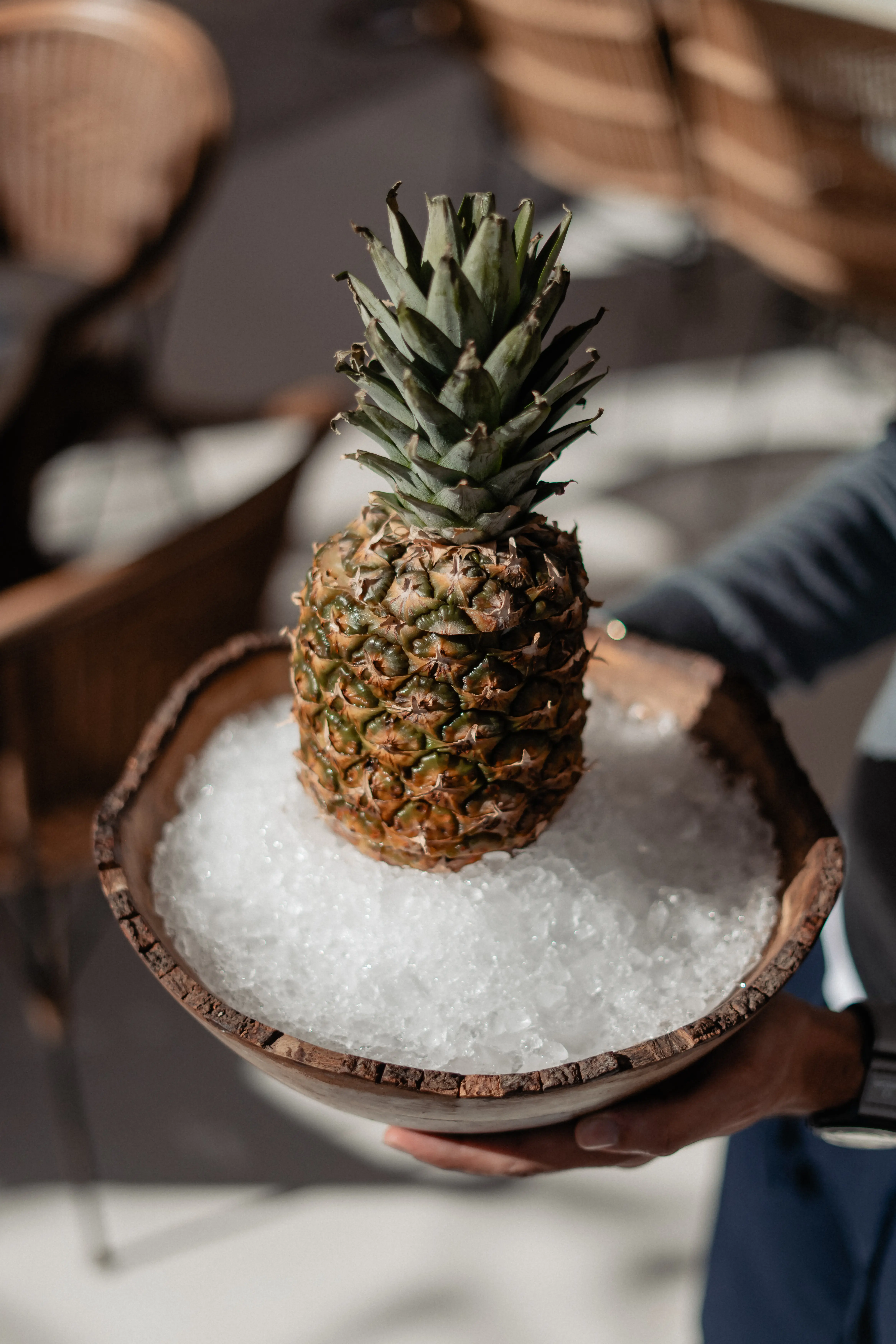 The perfect sunset aperitif at our lounge bar overlooking Lac Takerkoust